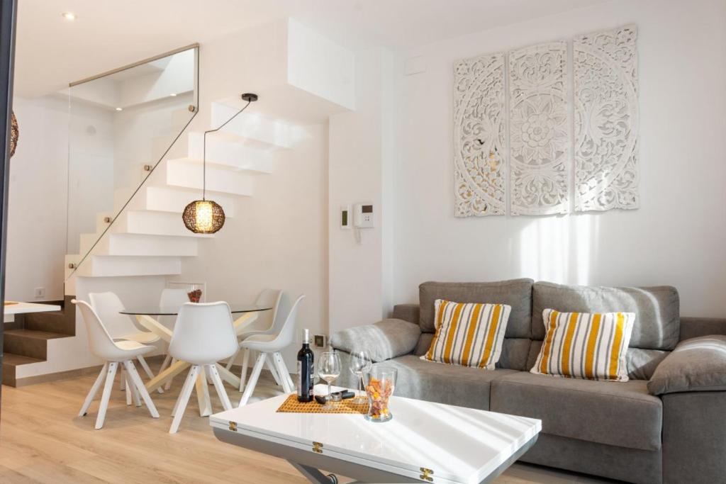 Duplex 2BD 2BTH terrace-Malaga City Center - 3