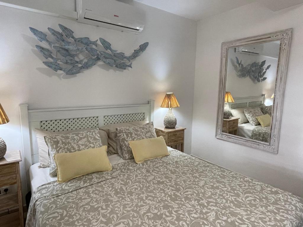 PORT ROYAL APARTMENTS, Heated pool, Speed WiFi, Terrace - 5