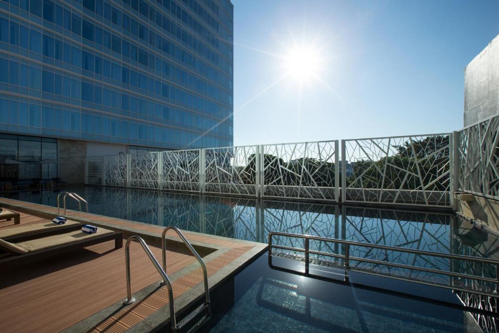 สระว่ายน้ำ