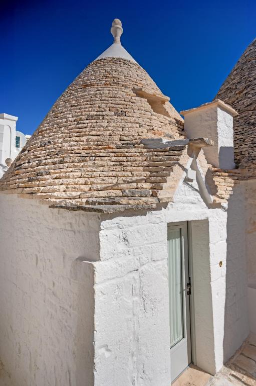 Monte Adamello - dimora nei trulli - 2