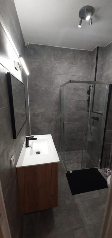 Studio Prado Perrier 8e - 3