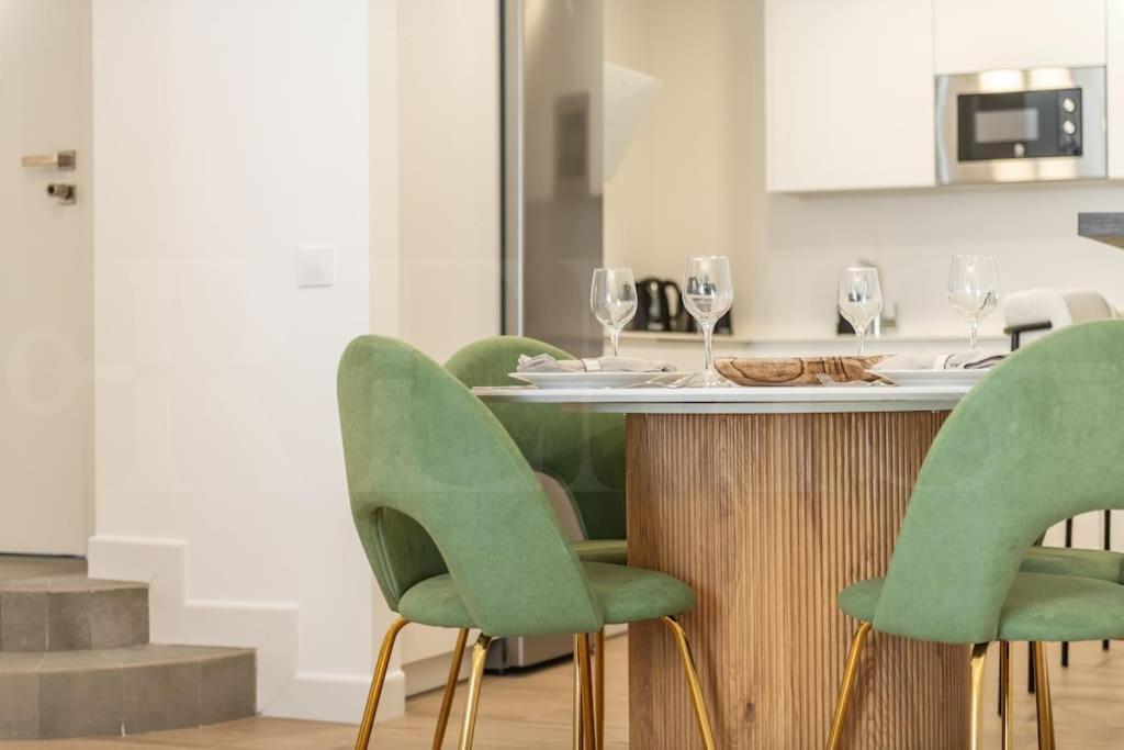 Delightful and bright apartment in center by REMS - 2