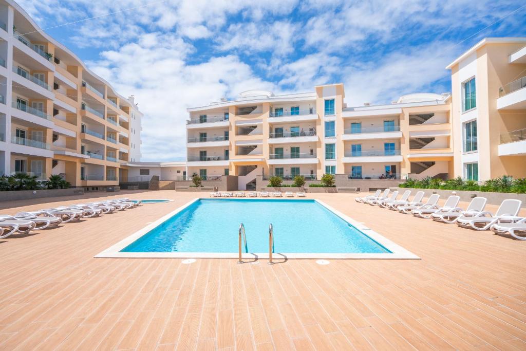 Lagos Marina View 4 With Pool by Homing, Lagos