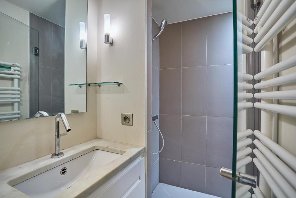 Appartment St Germain des pres by Studio Prestige - 4