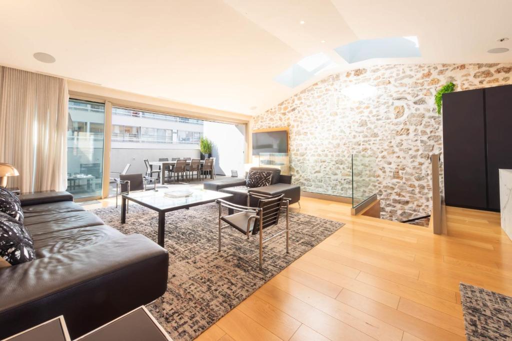 DUPLEX 145m Private Terrace and Elevator, Cannes