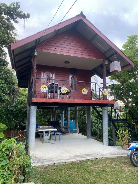 thechalethome, Panwa pláž