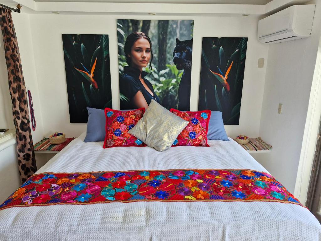 Jungle Room - 5