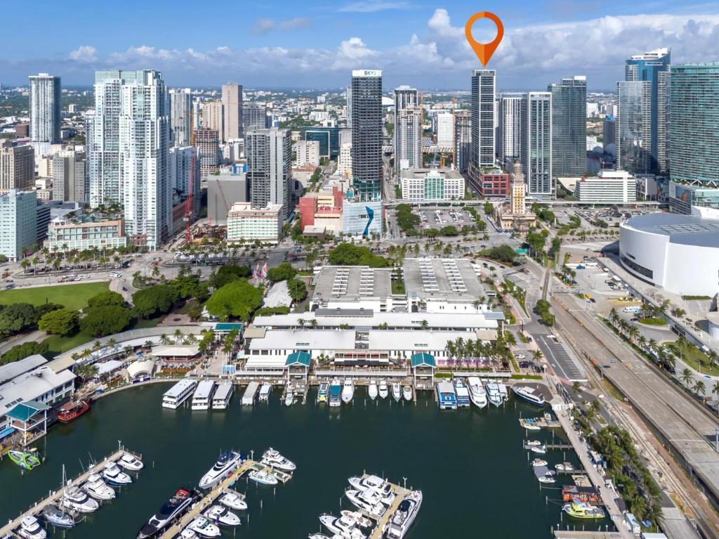 Modern 1BR apartment with Breathtaking Views Heart of downtown, Miami