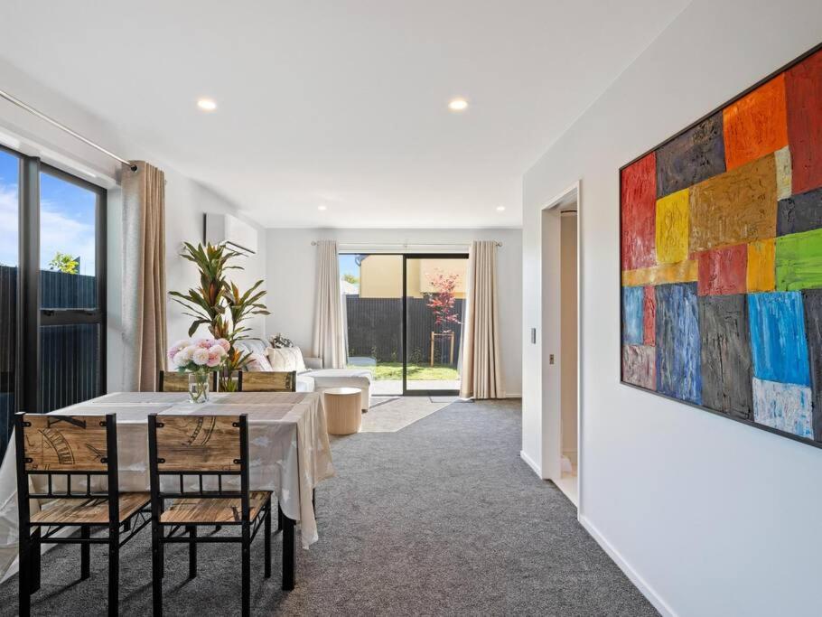 Spa Hideaway in Central City with Parking, Christchurch