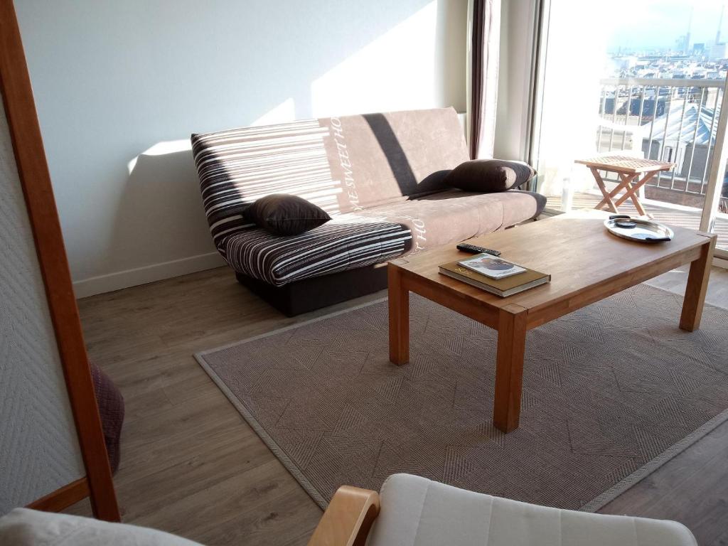 Central et calme, vue ville et mer, parking privé, ascenseur - 5