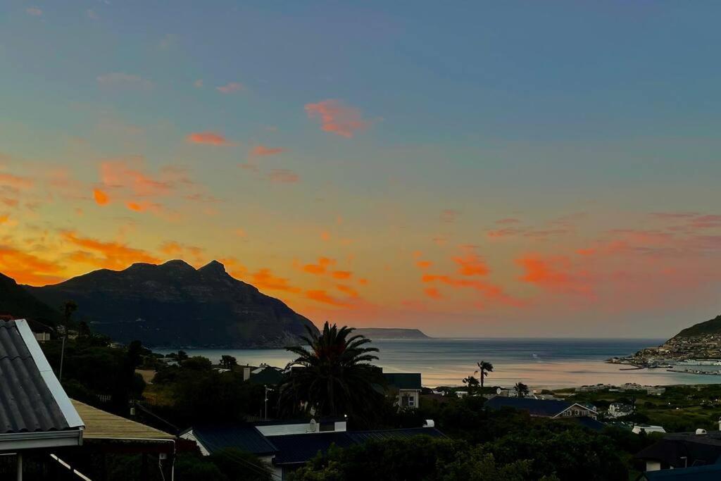 Ocean & mountain view home with Pool and garden, Kapské Město