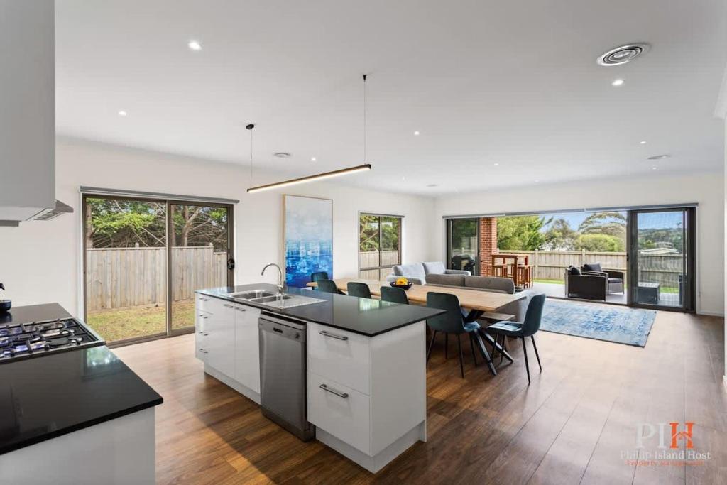 The Block Retreat 5 Bedrooms, Cowes