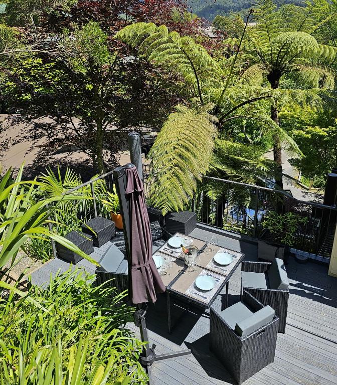 Private Getaway for 2 Surrounded by Native Bush, Picton