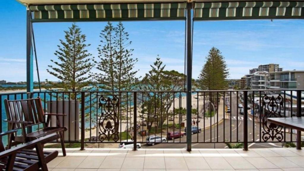 Lowanna Unit 8, Golden Beach