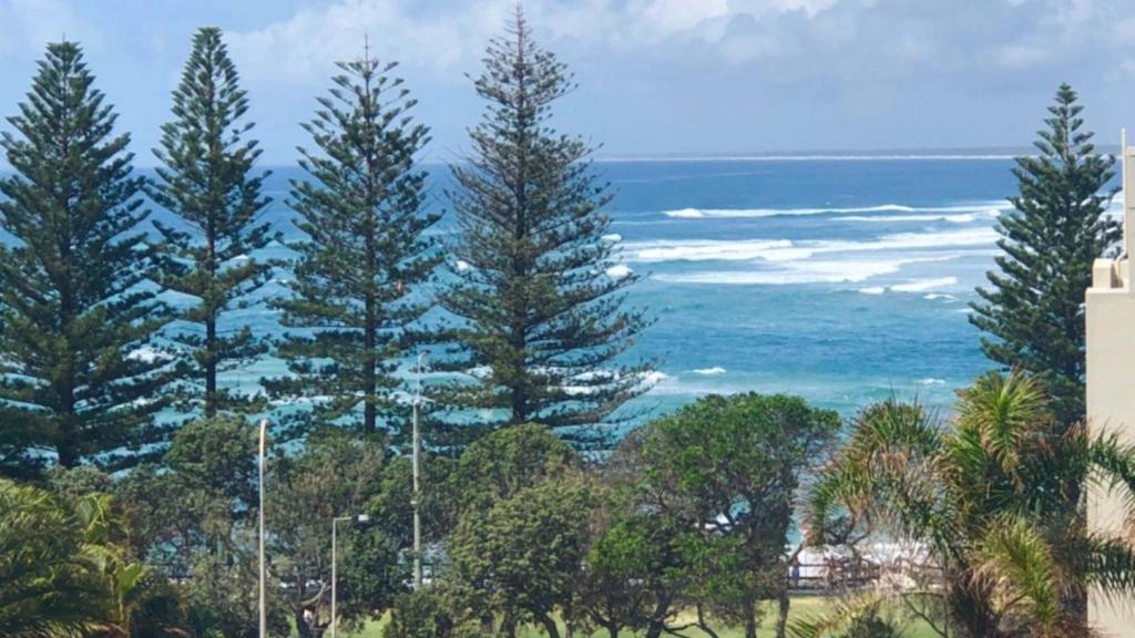 Madrid Unit 5, Caloundra