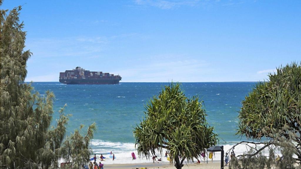 Shorebreak Unit 3, Caloundra