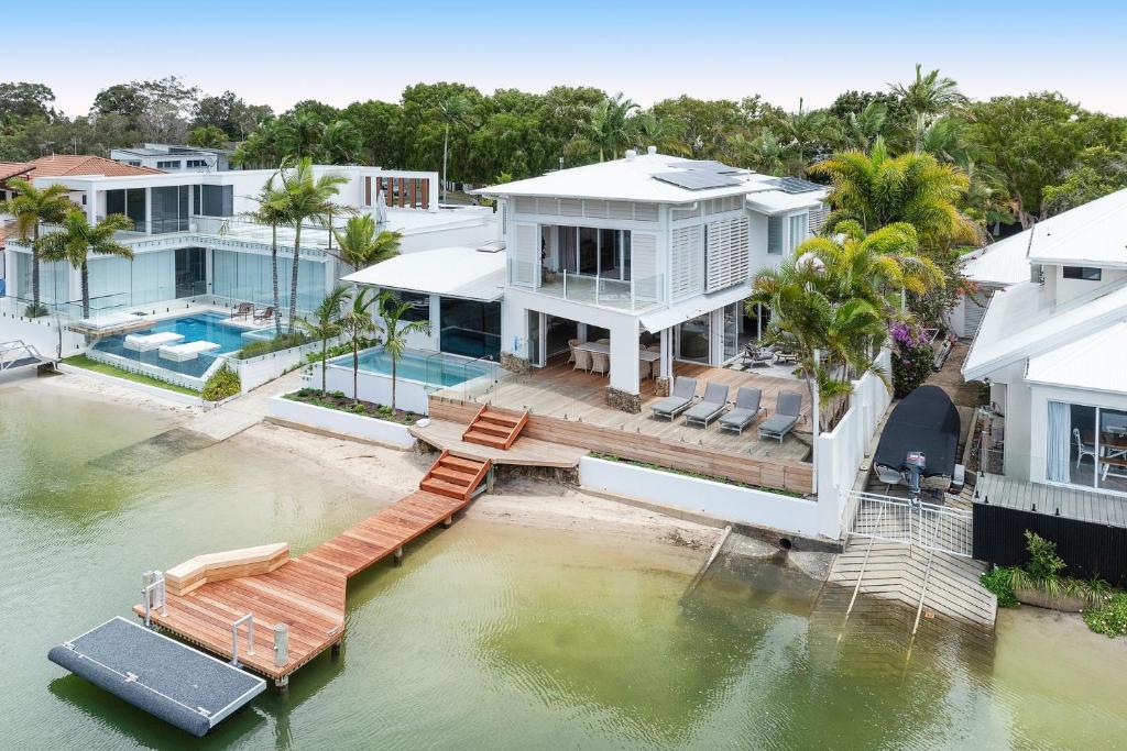 Lucy - Noosa - Noosaville, Noosaville