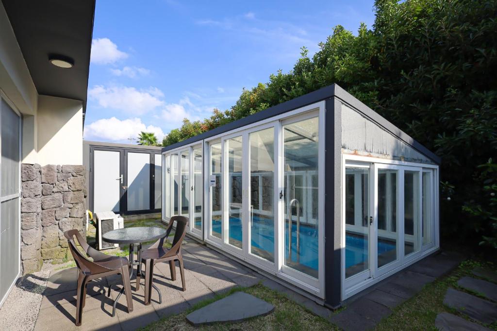 スイミングプール