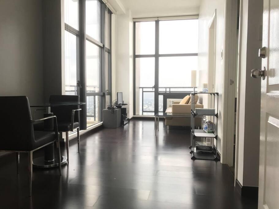 66F 1 BR Penthouse with 2 Balconies Panoramic View, Manila