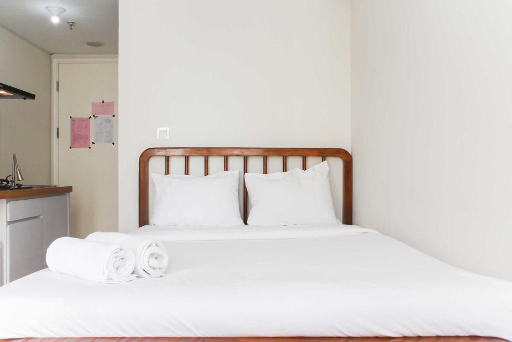 Comfort and Minimalist Studio at Springlake Summarecon Bekasi Apartment By Travelio, Bekasi
