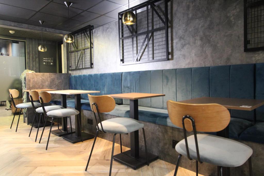 PLAZA HOTEL, Chorley-Preston, Sure Collection by Best Western フロント・ロビー