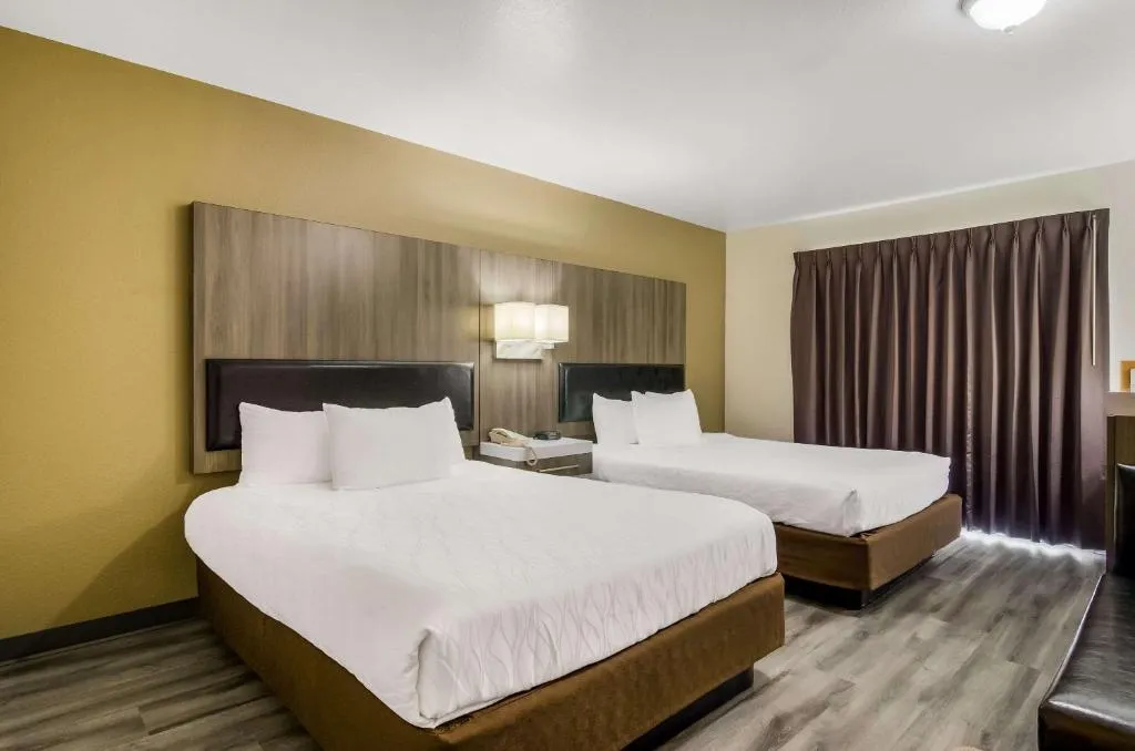 Rodeway Inn Enumclaw Mount Rainier-Crystal Mountain Area，位于伊纳姆克洛的酒店
