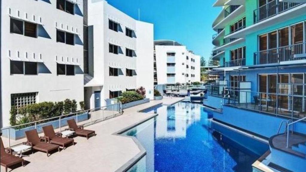 Rolling Surf Resort Unit 48, Caloundra