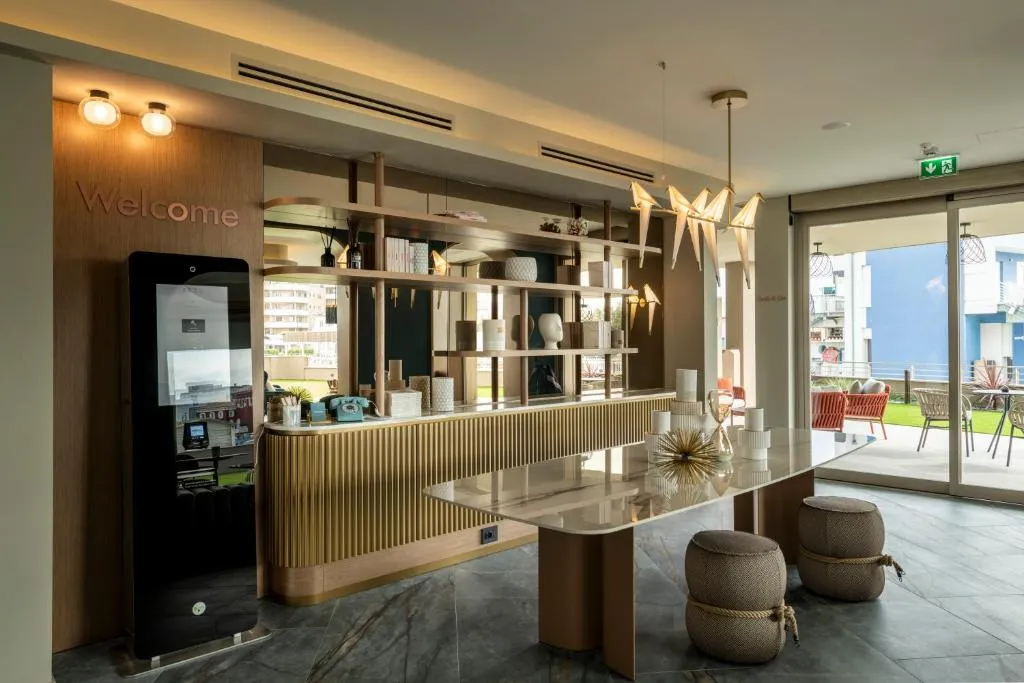 Visionair Suites, hotel in Senigallia