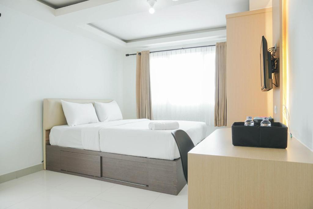 Comfortable and Homey Studio at Amethyst Apartment By Travelio, Jakarta