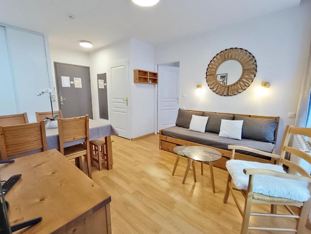 L'Eterlou, T3, centre Luchon, wifi, casier à skis, ascenseur, 6 personnes - 5
