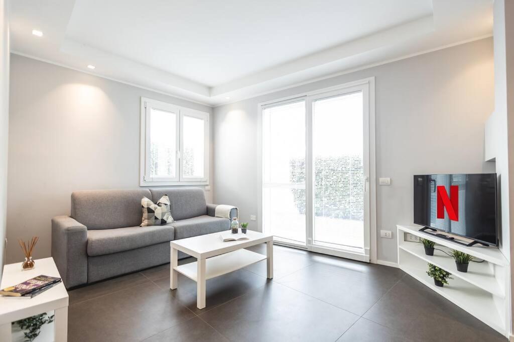 AmazHome - New Roomy Home & Garden - 1