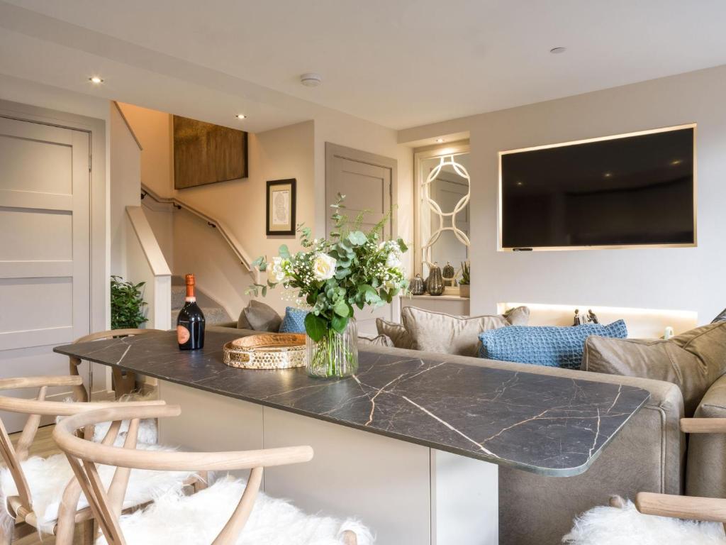 Arran Shores Luxury Shorefront Apartment 2, Lamlash