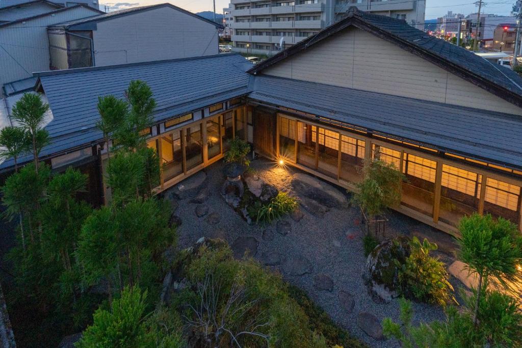 お宿一の華, Takajama