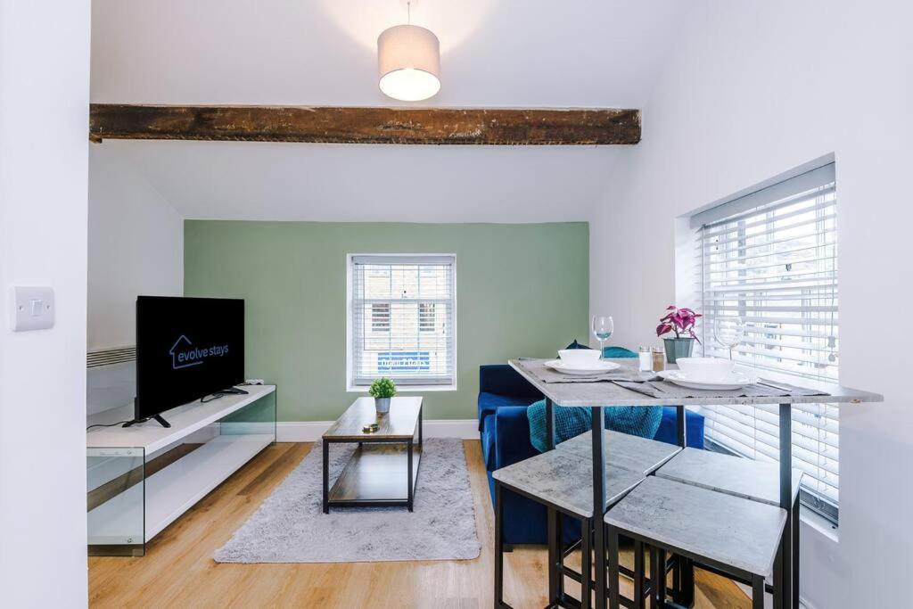 Sleeps 4, Duplex Apartment, Long Term Disc, Otley