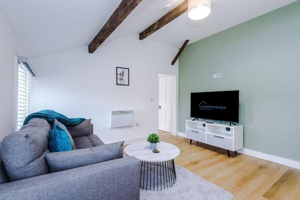 Stylish Apartment, Fully Equipped, Long Term Disc, Otley