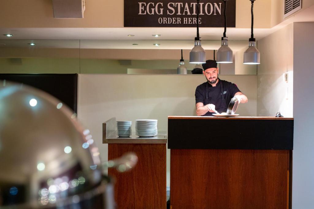 طعام و مشروبات