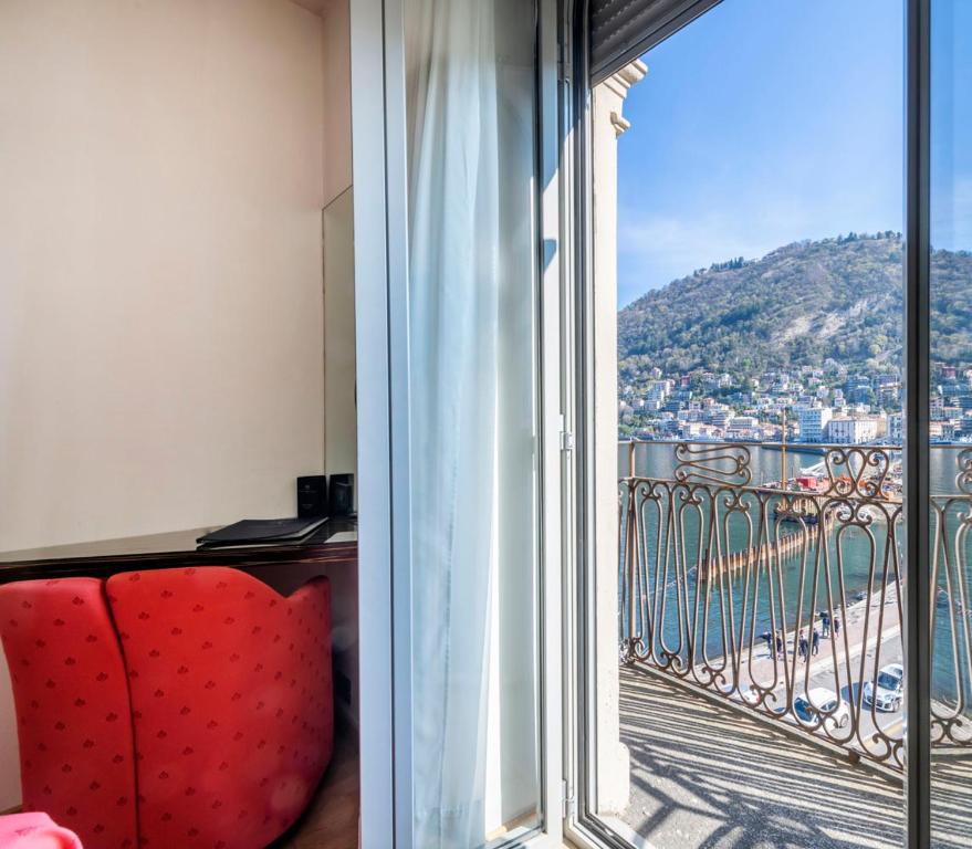 Hotel Metropole Suisse — Hotel rooms in Como, Lombardy