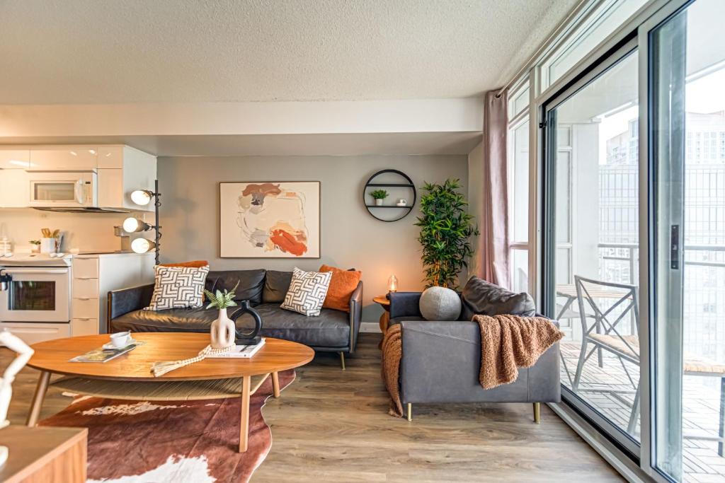 The Hideaway Hub, Toronto