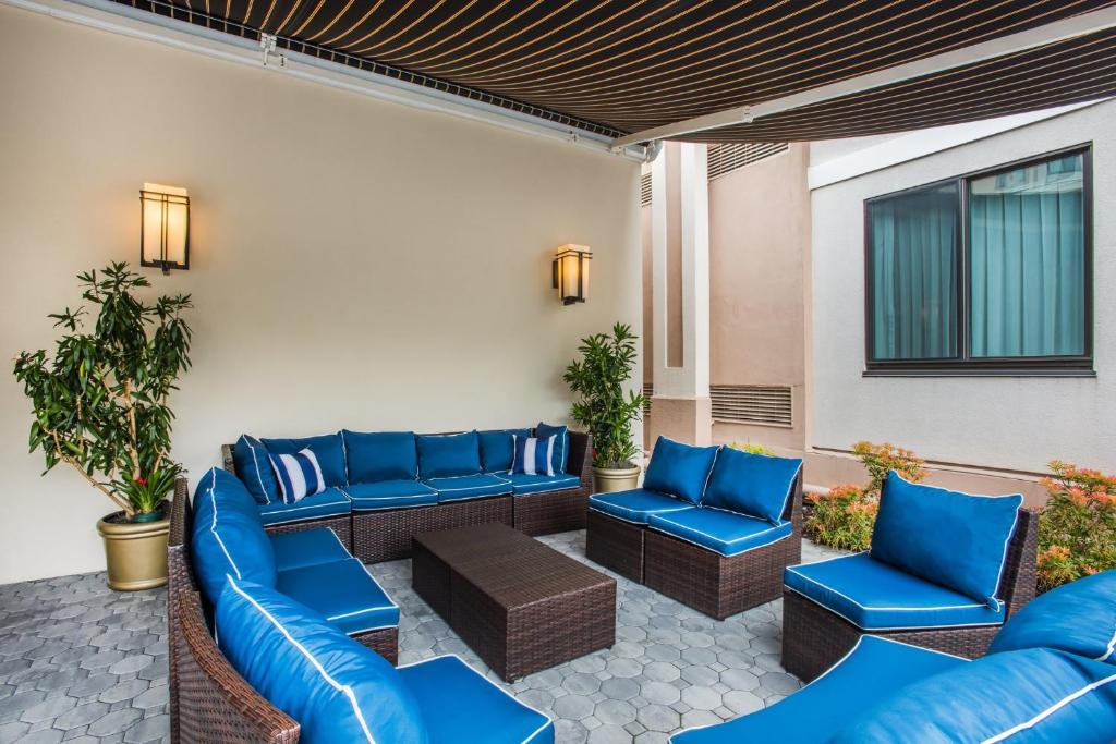 フロント・ロビー