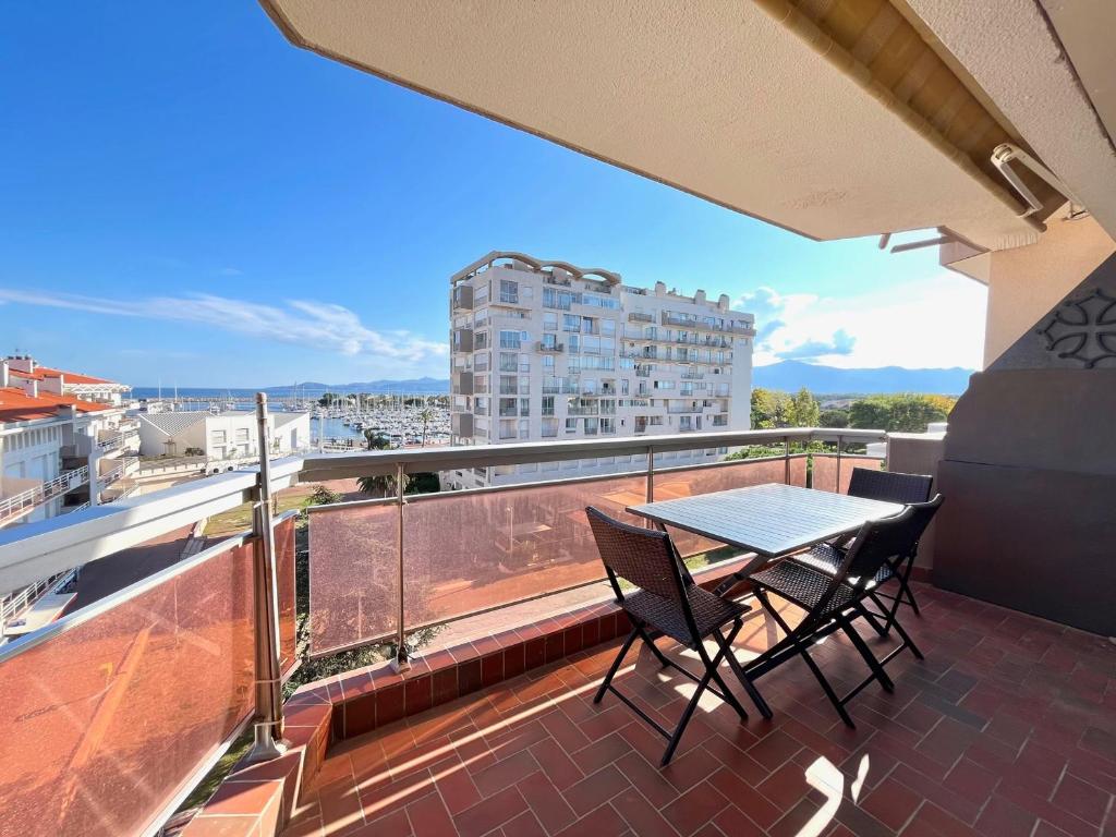 Appartement T3 au Port de Saint-Cyprien avec Terrasse et Climatisation - FR-1-309-483 - 2