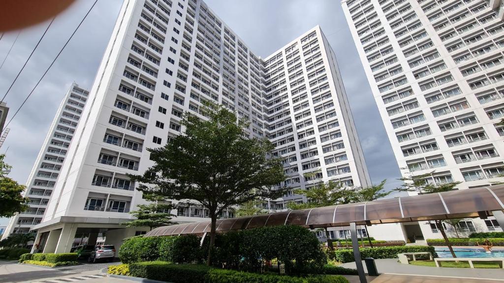 Staycation at Grace Condo Near BGC, Manila