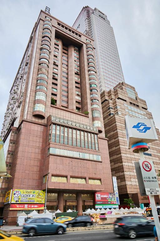 Exterior view, TWIN STAR INN in Taipei