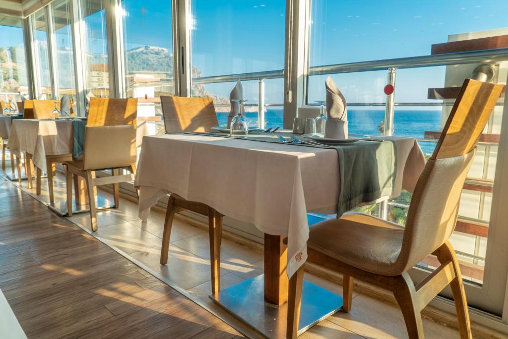 Gardenia Hotel — Restaurant & bars in Alanya