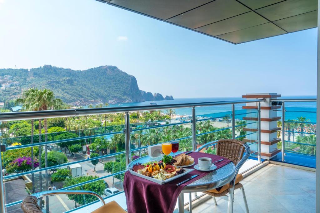 Gardenia Hotel — Hotel rooms in Alanya
