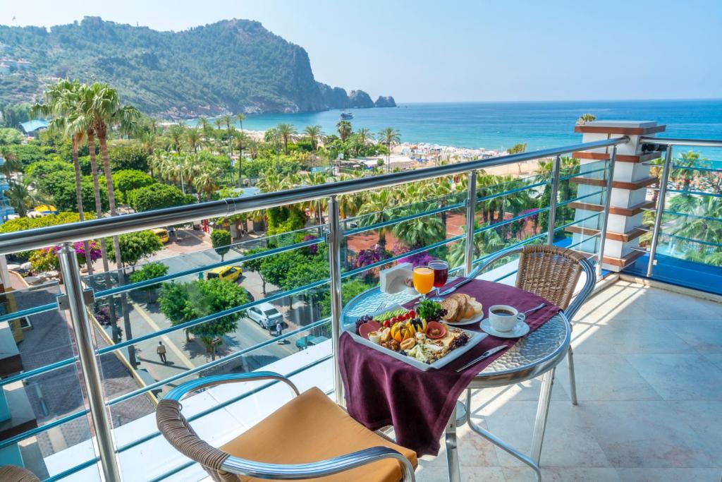 Gardenia Hotel — Hotel rooms in Alanya