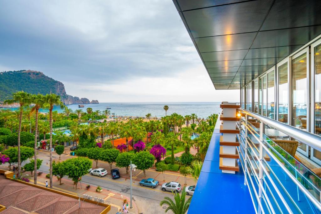 Gardenia Hotel — Beach in Alanya