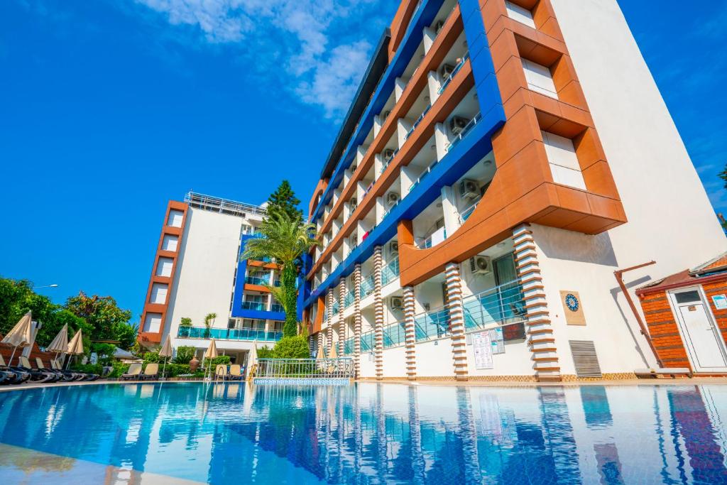 Gardenia Hotel — Hotel building in Alanya