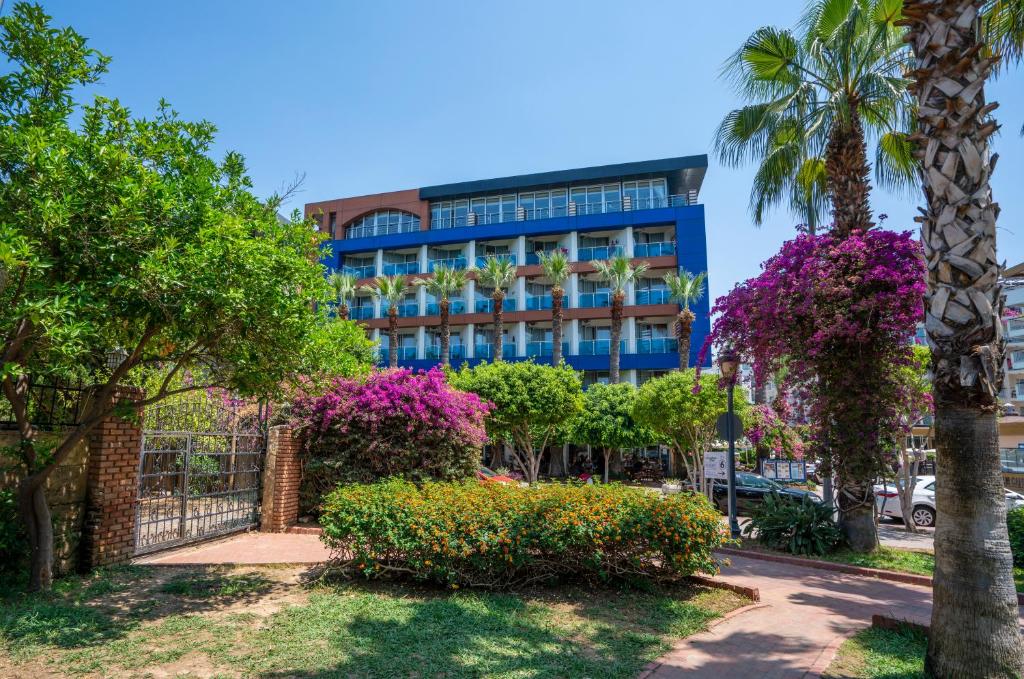 Gardenia Hotel — Hotel building in Alanya