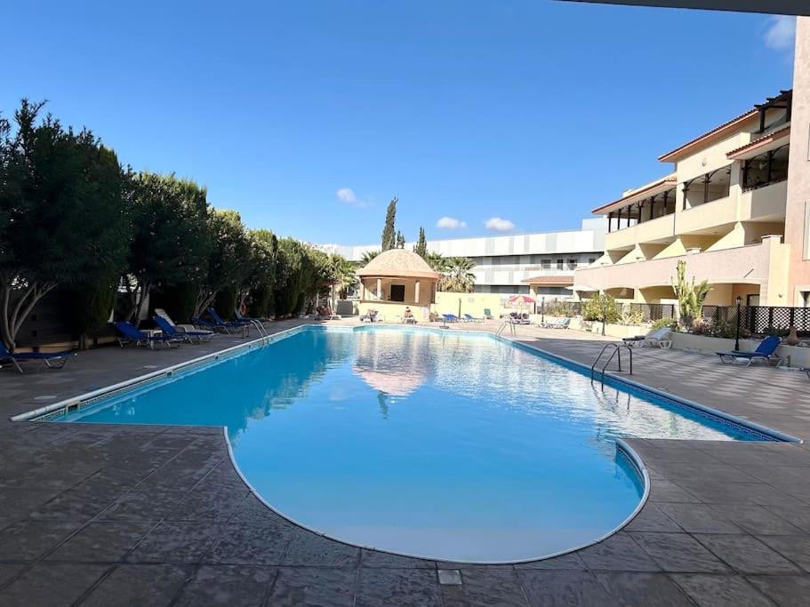 SUN JULZ - Queens Gardens, Pafos