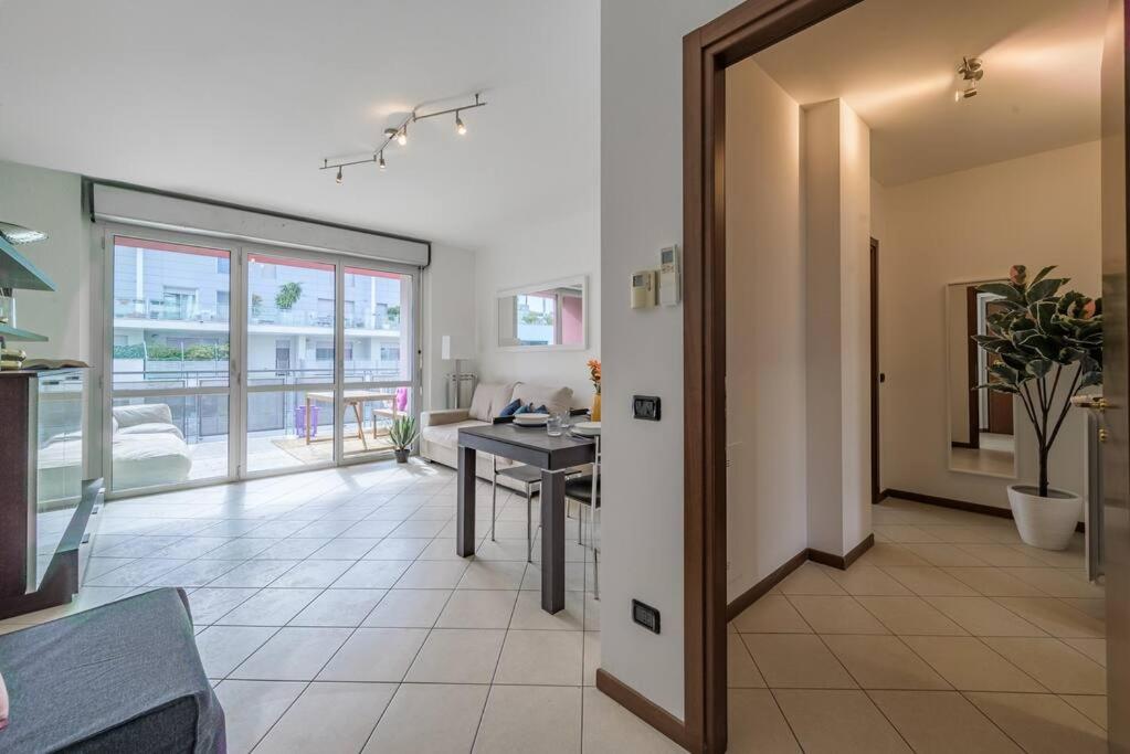 Near Duomo - Free Parking -Terrace - Metro - AC - 4